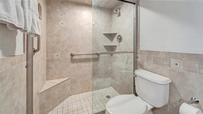 Building Photo - 1125 W Peppertree Dr