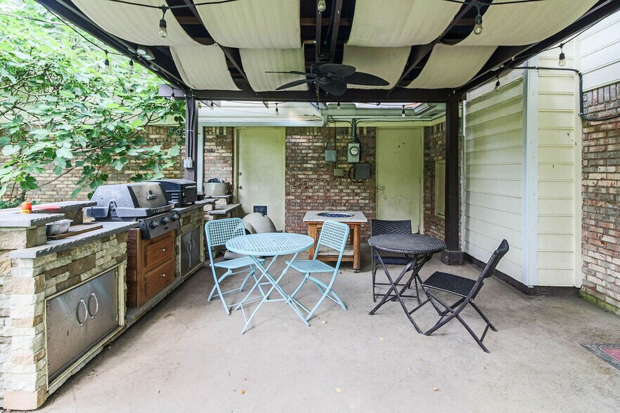 Building Photo - 87 Aileen Dr