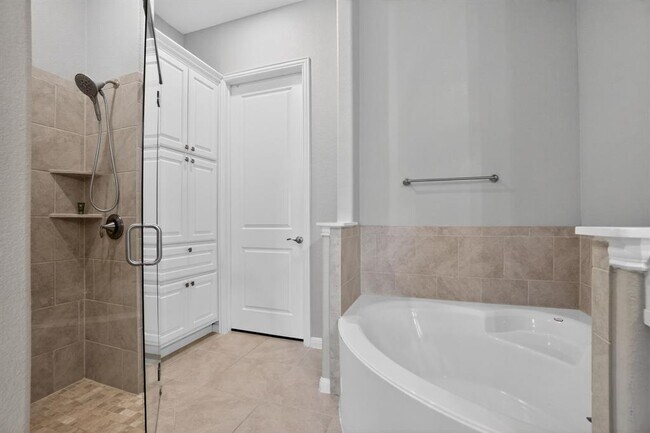 Building Photo - 104 Cartwheel Bend