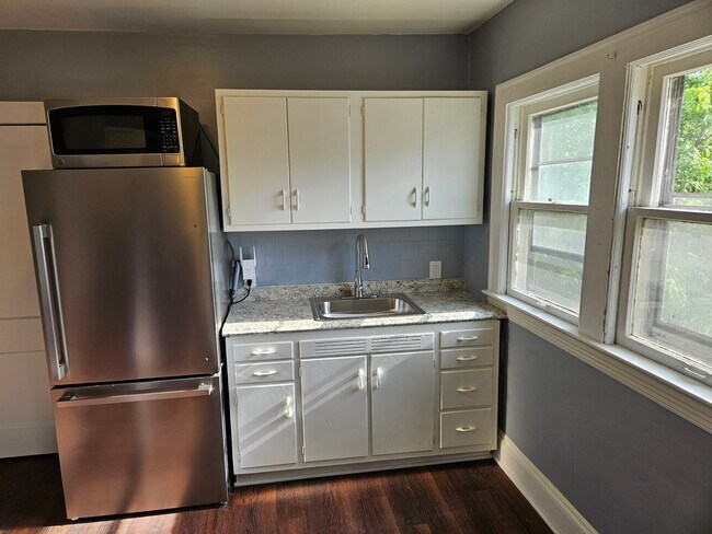 Building Photo - 14014 Edgewood Ave