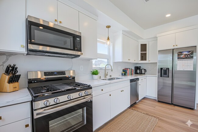 Building Photo - 2850 Virignia