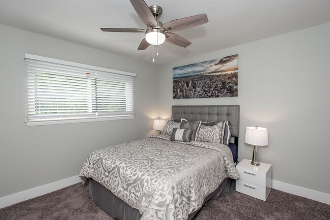 Building Photo - Avondale Modern Townhomes