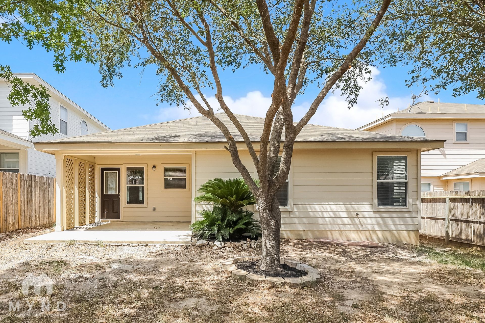 Building Photo - 10210 Briar Rose