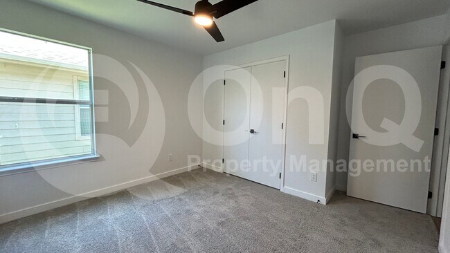 Building Photo - 1028 Aviary Dr