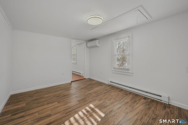 Building Photo - 127 Spithead Rd