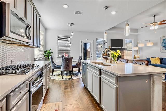 Building Photo - 3010 Teak Dr