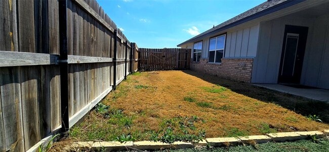 Building Photo - 136 Mike Warner Dr