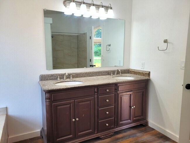 Building Photo - Country Home in secluded Mosquito Lake Rd ...