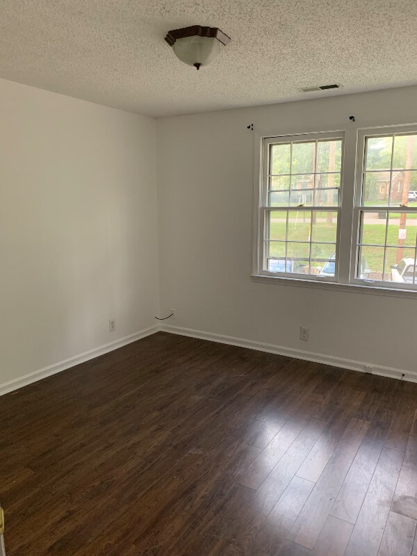 Building Photo - 208 Blue Ridge Dr