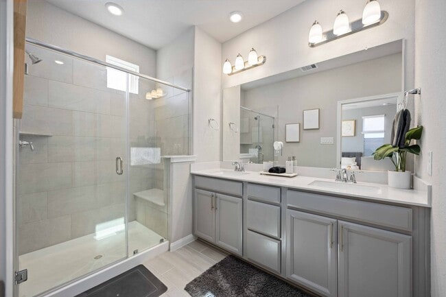Building Photo - 16106 Oregon Oak Dr
