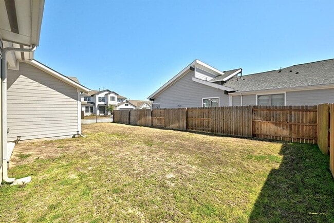 Building Photo - 9201 Spire View