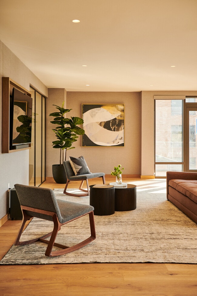 Building Photo - 20 4th Ave