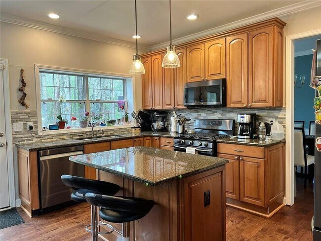 Building Photo - 615 Tammany Pointe
