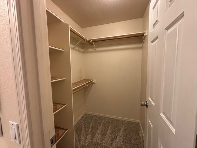 Building Photo - 3 Bedroom - 2 Bath Home