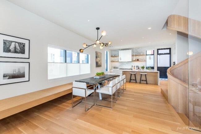 Building Photo - 17 Guy Pl