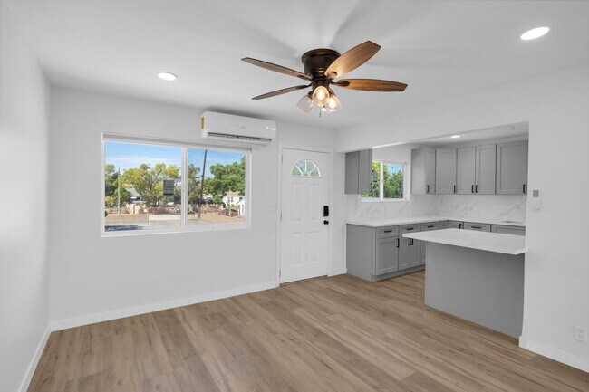 Building Photo - 1431 Alamitos Ave