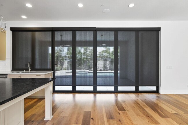 Building Photo - 1650 Murano Pl