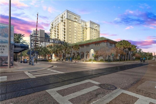 Building Photo - 628 Cleveland St