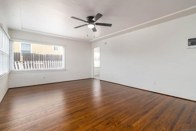 Building Photo - 627 60th St