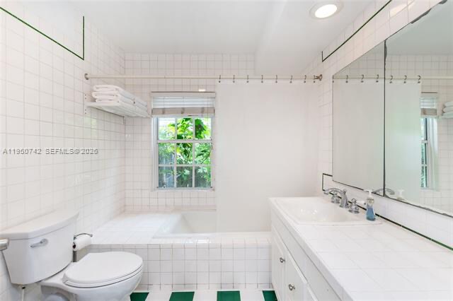 Building Photo - 2920 SW 30th Ct