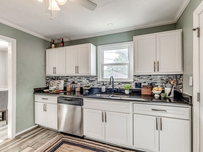 Building Photo - Super Sweet Home - All Appliances Included! 5 Minutes from Lake Hefner