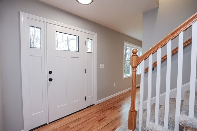 Building Photo - 231 Putnam Hill Rd