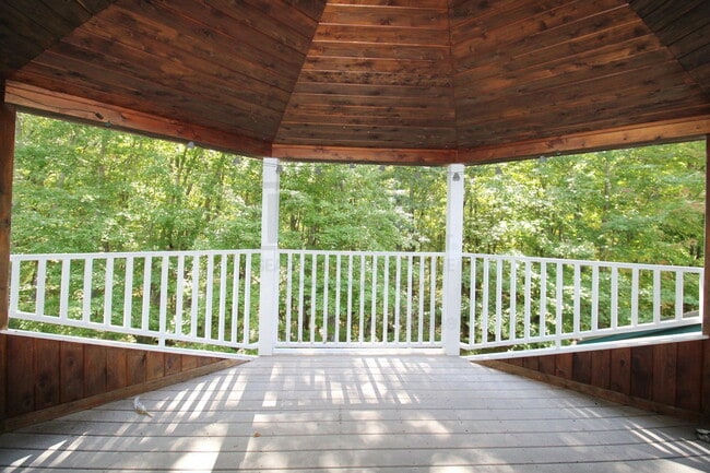 Building Photo - 67 Clearwater Dr