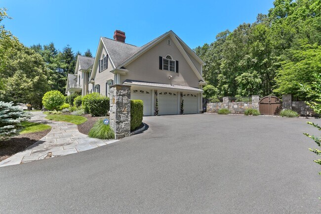 Building Photo - 62 Sherwood Dr