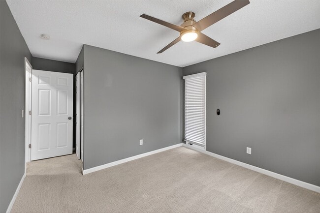 Building Photo - 495 Baywillow Dr