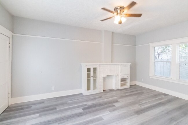 Interior Photo - 1049 E 5th Street