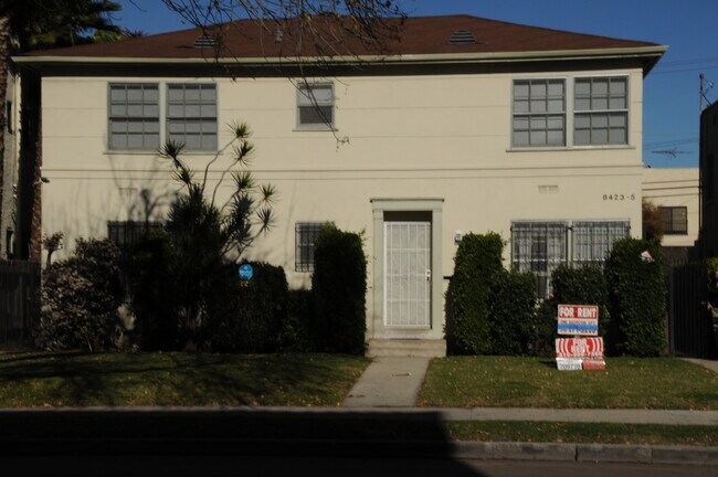 Primary Photo - 8425 Blackburn Ave