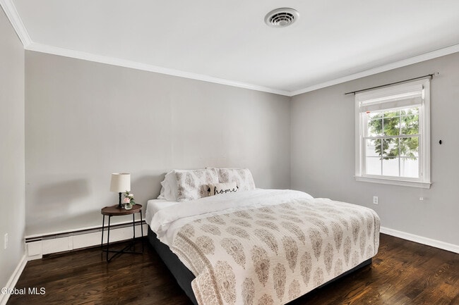 Building Photo - 15 Brookwood Dr