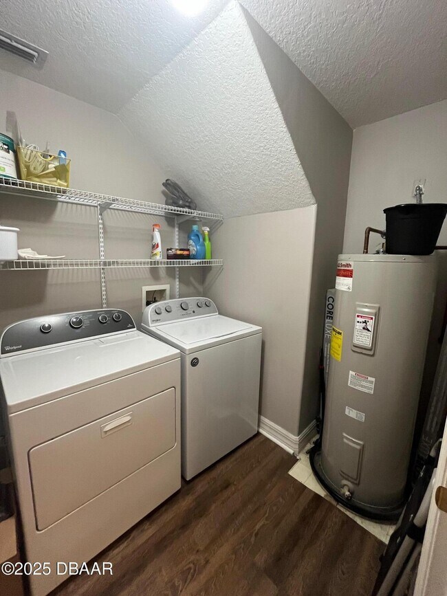 Building Photo - 138 Blue Heron Dr