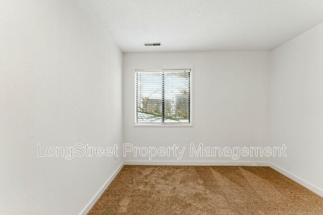 Building Photo - 48 Eagle Crest Dr