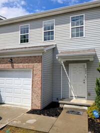 Building Photo - 702 Pippin Dr