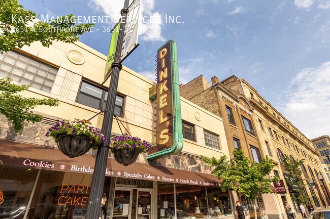 Building Photo - Newer Construction Prime Southport Corrido...