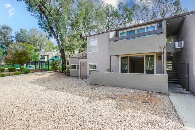 Building Photo - 1350 N Escondido Blvd