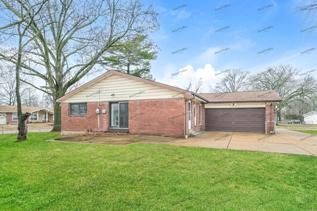 Building Photo - 2685 Cheshire Dr