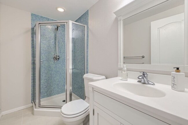 Building Photo - Walkability, Space, and Sunshine: 4Bd Home...