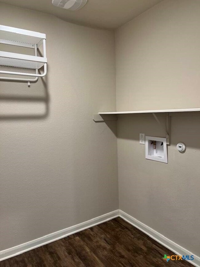 Building Photo - 448 Mallow Dr