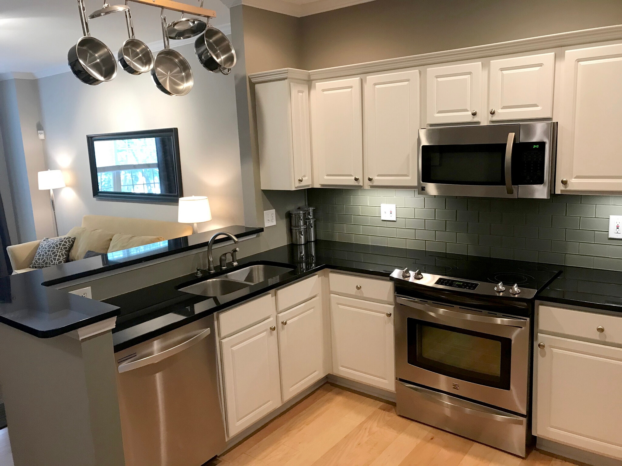 Building Photo - 1151 Village Ct SE