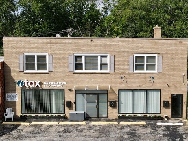 Primary Photo - 552 E Northwest Hwy