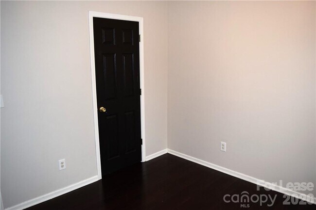 Building Photo - 21345 Aftonshire Dr