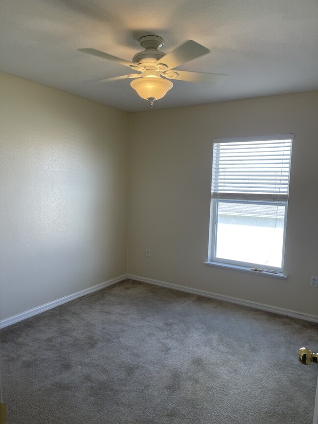 Building Photo - 4054 Dover Terrace Dr
