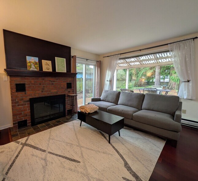 Building Photo - 11518 30th Ave NE