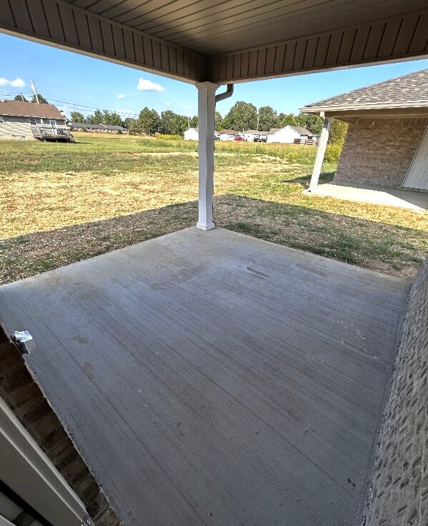 Building Photo - This brand-new 3 bed, 2 bath home offers 1...