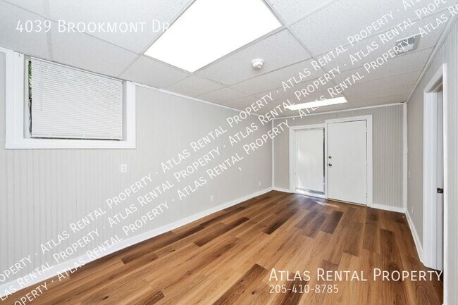 Building Photo - 4039 Brookmont Dr