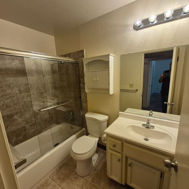 Building Photo - 3332 Jayanne Way