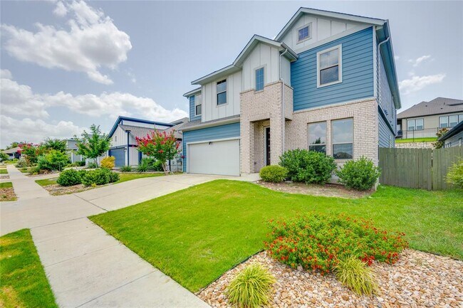 Building Photo - 9813 Evening Canopy Dr