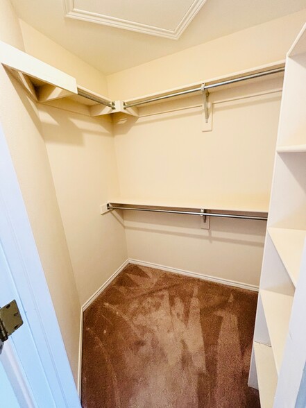 Upstairs Master Walk In Closet - 5958 Gunbarrel Ave